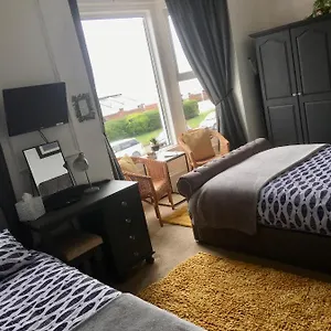 Beachside Bed & Breakfast Bed & Breakfast Hornsea